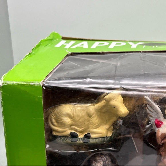 11 pc Porcelain Nativity Scene w/ Manger Christmas Jesus,Mary,Joseph, 3-wisemen - Picture 3 of 16